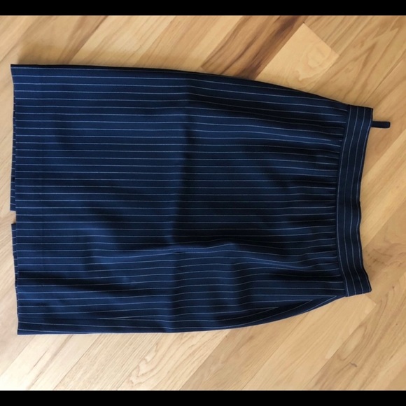 Escada striped skirt suit - Picture 5 of 8